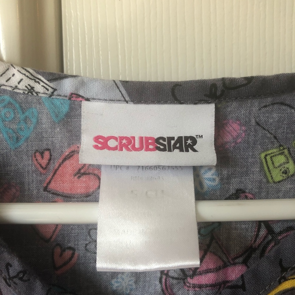Scrub shirt